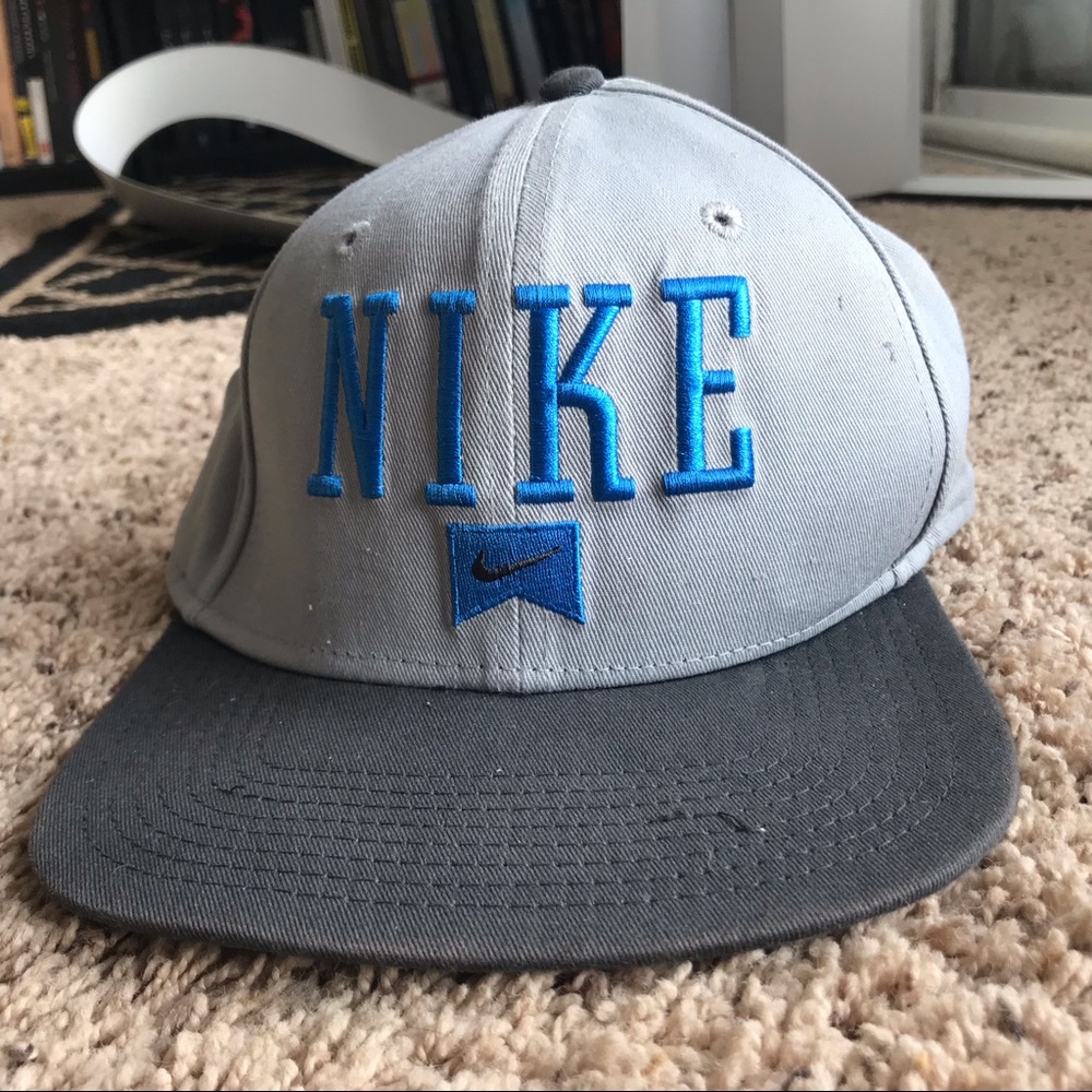 Nike SB Snap Back Flat Bill Hat Blue Gray Blac 90s